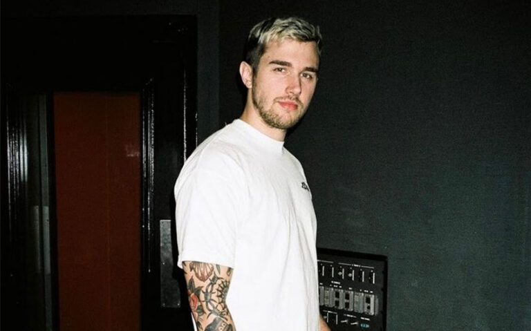 christopher comstock wife